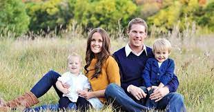 We Are Getting Our Family Pictures Taken Next Week Most Of You Have Probably Already Gotten Yours T Family Picture Poses Family Posing Family Picture Wardrobe