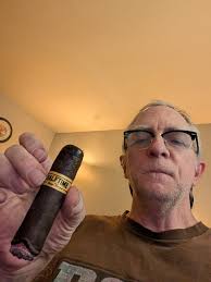 Happy Friday to all my cigar family hope you had a safe and fantastic week  enjoy your weekend smoke up one more