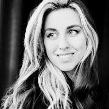 Alexandra Coogan's Instagram, Twitter & Facebook