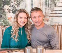 Sotia lui ilan laufer, alina laufer, a ajuns de urgenta la spital. Alina Laufer Varsta Alina Laufer Stiri Varsta Copii Divort Alina Laufer Si Jorge Poze Operatii Estetice Click Articole Publicate Cu Eticheta Alina Laufer Linguabit