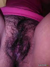 Mi princesa mostrando su vagina peluda 