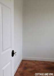 The Walls Are Bm Snow White And The Trim Is Bm Decorators White