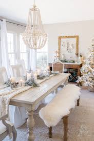 I hope these will help you decorate your dining room for christmas, beyond the table, too. Winter White Christmas Dining Room
