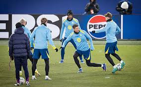 Deset milionů za den. Slavia odkryla, jak si překupníci libují na Barceloně