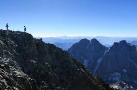 Artillerie conçue pour les conflits en montagne. Montagne Deux Morts Et Deux Blesses Graves Lors D Accidents Dans Les Alpes Le Parisien