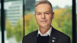 Nytenkning i fargerikt og lekent kontor I AVYOs lederstol: Mye arbeid, og  aller flest gode dager Han ble ny øverste sjef da to