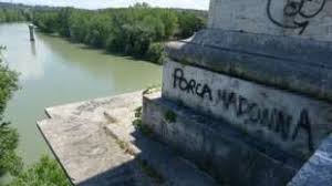 Tre metri sopra il cielo hotel caltagirone. Tre Metri Sopra Il Baratro La Nuova Frontiera Degli Adolescenti Romani A Corso Francia Cronache