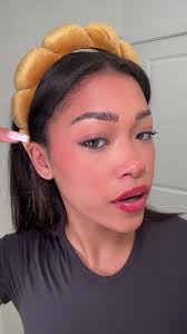 What Mirror Does Leilani Diaz Use