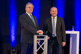 We will also look at who is reiner haseloff, how he become famous, reiner haseloff's girlfriend, who is reiner haseloff dating now, previous dating & relationships … Prime Minister Haseloff Starts Up The New Kba Commander Cl Koenig Bauer Iberica