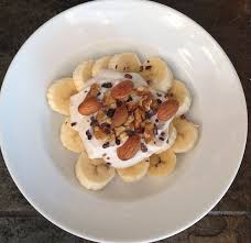 Bananas Nonfat Greek Yogurt And Nuts Power Breakfast I Would Add Honey For A Touch Of Sweetness Clean Food Crush Food Crush Eat