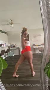 Stallionshit Showing Her Ass | PimpBunny