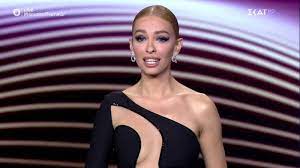 Για να είσαι πάντα μπροστά, ακολούθησε τον κόσμο του fthis.gr: House Of Fame H Ek8ambwtikh Emfanish Ths Elenhs Foyreira Sto 8o Live Binteo Media Thepressroom Gr