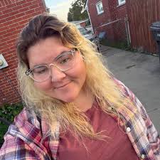 What are some job leads for medical assistants in the Macomb County area?