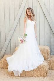 Romantic Rustic Garden Wedding In California Country Style Wedding Dresses Wedding Dress Styles Rustic Wedding Dresses Country