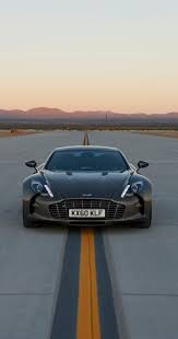 Aston Martin One 77 Tycker Att Den Har Sa Snygg Sportig Design Och Nar Man Val Ser Den Blir Man Glad For De Ar Valdigt Sa Aston Martin Amazing Cars Dream Cars