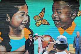 I was honored to cut the ribbon for the “Beloved Community” mural I made  earlier this year for the city of Lakewood at the “Fiesta De La Familia”  part of the @mexamnw
