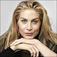 She has starred such films as the santa clause 2, the santa clause 3: Elizabeth Mitchell Filmography Movie List Tv Shows And Acting Career