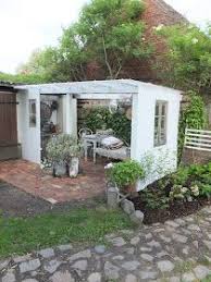 Ein Blog Uber Wohnen Und Leben Im Franzosischen Shabbychic Nordischen Shabbystil Alte Mobel Weiss Franzosische Pflanzen Zimmer Hintergarten Hinterhof Garten