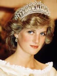 Elizabeth II interdite de gin : la reine a remplacé cet alcool par un autre  !