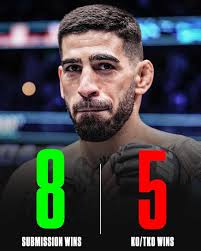 📸 Ilia Topuria and his partner pose with his two belts 🏆🏆