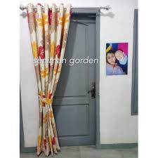 Fungsi gorden atau tirai sudah lama gorden / tirai dikenal dan digunakan dalam rumah, mungkin sama iamanya dengan kehadiran jendela. Jual Model Gorden Ruang Tamu Desain Gorden Rumah Minimalis Dekorasi Kota Bandung Toko Pedia Baju Murah Tokopedia