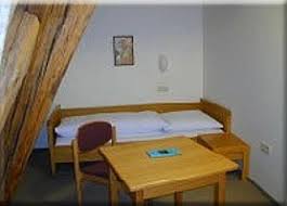 Tagungshaus schönenberg leitung alfred stuhl schönenberg 40 73479 ellwangen/ jagst telefon hauptsache, man hält den mund dabei. Ellwangen Hotel Haus Schonenberg