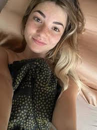 Not to be flirty, but when older men like my photos, I check their profiles  😋