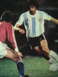 Jugaba como delantero y su primer equipo fue unión de santa fe. Leopoldo Jacinto Luque Legends Football Football Sports