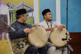 Dapatkan lebih banyak mp3 melayu deli melalui tautan dan. Universitas Sumatera Utara Fakultas Ilmu Budaya Usu Luncurkan Buku Adat Perkawinan Melayu