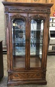 Broyhill china cabinet sold golden age vintage broyhill lenoir house oak china cabinet vintage 1984 vintage 53898 mahgany american drew 2 pc. Broyhill Lighted Curio Cabinet With Beveled Glass Live And Online Auctions On Hibid Com