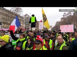 À tous les gilets jaunes, peuples de france, riche, pauvre, noir , blanc pour se jour symbolique du 14 juillet sortons tous formons nos bataillons. Des Gilets Jaunes Invisibles Envahissent Les Champs Elysees 14 Juillet 2019