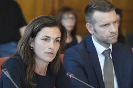 She serves as minister of justice since july 2019. Justizministerin Verteidigt Umstrittenen Gesetzesentwurf In Politico Ungarn Heute