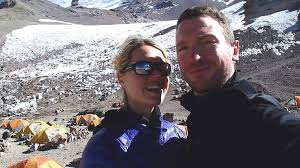 Sep 16, 2015 · the dead bodies of mount everest uploaded 09/16/2015 in creepy sometimes climbers stumble upon men and women who are dying on the mountain but have no way of helping them and so they must leave them to die. Atop Everest Frozen Bodies Keeping An Eternal Post At The Roof Of The World