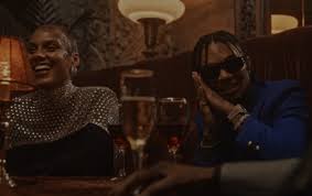 وقتی که یک گروه تروریست قصد خرابکاری و حمله بیولوزیکی در شهر لندن را دارند یک مامور fbi وارد ماجرا می شود. Download Mp4 Alicia Keys Lala Unlocked Ft Swae Lee Forbesloaded