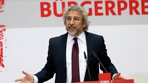 Can dündar 16 haziran 1961 tarihinde ankara'da dünyaya geldi. Turkish Court Issues Arrest Warrant For Can Dundar
