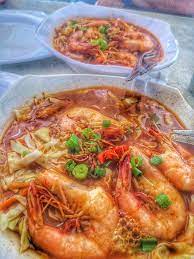 Warungnya yang terletak di kg. Mee Udang Banjir Mak Jah Kuala Sepetang Buzzcentrum