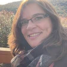 Amanda Waldman's Instagram, Twitter & Facebook