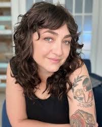 Lisa Dickman's Instagram, Twitter & Facebook