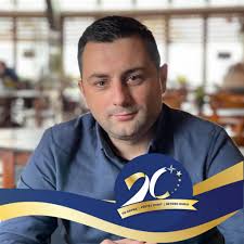 Cfar ka dashur të tregoi Ustai i rrymës me këtë 😂😂😂😂 Tag ustallarët e  rrymës