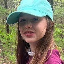 Mary Hawver's Instagram, Twitter & Facebook