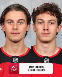 Here are some notable sets of brothers that currently play in the same  organization. 👨👨