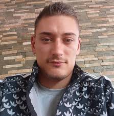 Suze majke Rasime na mjestu pogibije sina brigadnog generala Izeta Nanica:/  MILI SINE, MOJ IZETE Kraj nišana majka stade, iz oka joj suza pade. Mili  sine, moj Izete, iz njedara uzdah joj