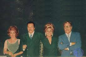 جلال عيسى زوج صفية العمري هو ممثل مصري من مواليد 1938م، يبلغ من العمر 82 سنة، كان أحد لاعبي فريق كرة السلة في النادي الأهلي إكتشفه المخرج (أحمد ضياء الدين. ØµÙˆØ±Ø© Ù…Ù† 45 Ø³Ù†Ø© ØµÙÙŠØ© Ø§Ù„Ø¹Ù…Ø±Ù‰ ÙÙ‰ ÙƒÙˆØ§Ù„ÙŠØ³ Ø£Ø¨Ø¯Ø§ Ù„Ù† ÙŠØ¹ÙˆØ¯ Ù…Ø¹ Ø¹Ù…Ø§Ø¯ Ø­Ù…Ø¯Ù‰ ÙˆÙ†Ø§Ø¯ÙŠØ© Ù„Ø·ÙÙ‰ Ø§Ù„ÙŠÙˆÙ… Ø§Ù„Ø³Ø§Ø¨Ø¹