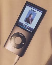 Bronwyn Wants To Buy Her Sister An Ipod Because Maeve Always Takes Hers And Leaves It Discharged This Shows How Close They A Ipod Nano Aesthetic Pictures Ipod