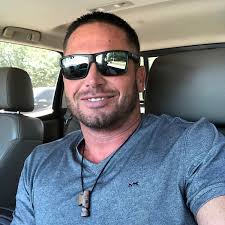 BREAKING NEWS: Hulk Hogan has passed away at 71 years old. He suffered what  was described as a "massive cardiac arrest" this morning. Clearwater Fire  Department and Clearwater Police Department personnel responded