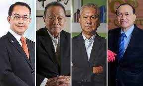 Berdasarkan kedudukan (ranking) senarai 50 orang terkaya di malaysia pada tahun 2017 yang diterbitkan oleh majalah perniagaan popular forbes, (www.forbes.com) terdapat tujuh individu melayu tersenarai dalam ranking tersebut, kesemua mereka telah tersenarai sebagai individu berbangsa. Siapa Orang Terkaya Di Malaysia Ini Senarai 15 Orang Paling Kaya Bagi Tahun 2021 Oleh Forbes Buzzkini