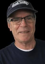 Julie Bottom's Instagram, Twitter & Facebook