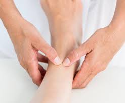 How to give a good massage for your partner. How To Massage Feet 12 Techniques For Relaxation And Pain Relief
