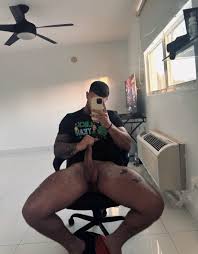 Influencer Yadiel Perez Pelado Mostrando O Pênis Grande - Volumes Famosos  Nus