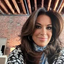 Betsy Cox's Instagram, Twitter & Facebook